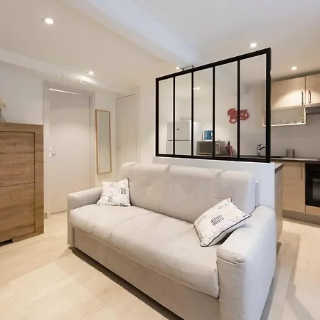 Renting Brand-new Atypical In Rue Fourmillière *
