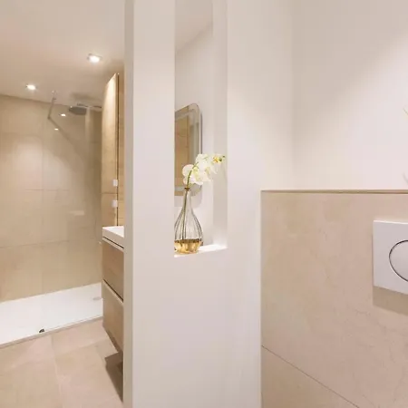 Brand-new Atypical In Rue Fourmillière Appartement