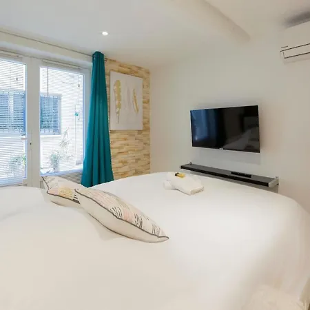 Brand-new Atypical In Rue Fourmillière Appartement Antibes